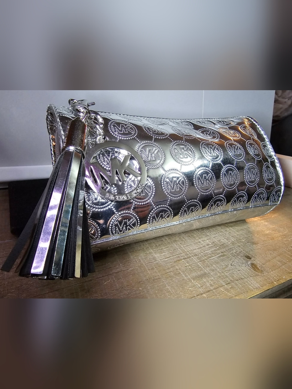 Michael Kors LIMITED EDITION 2011 HOLIDAY Wristlet Clutch